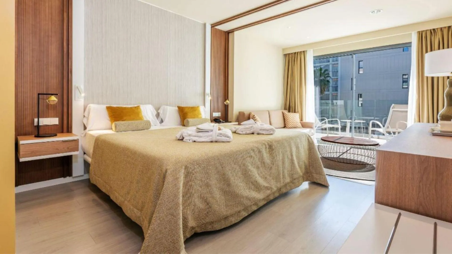 Hotel Aubamar Bali 플라야 데 팔마 4*,
